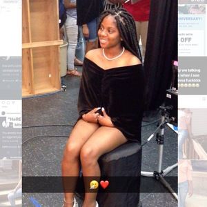 Meet your Posher, Sinaya